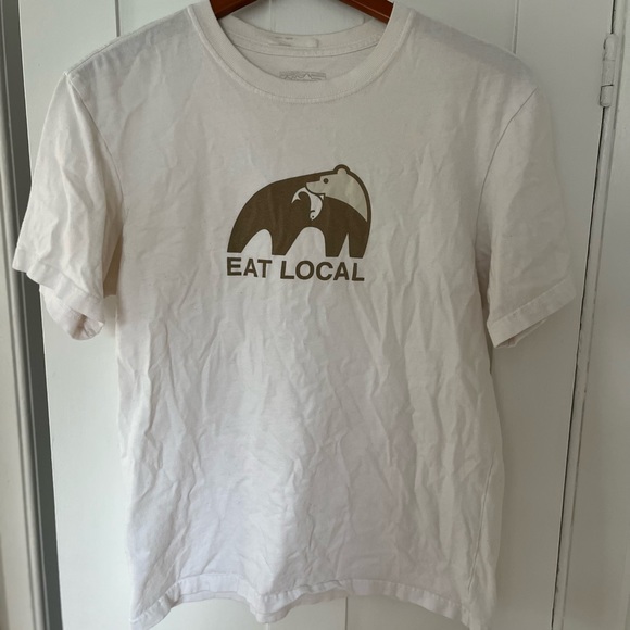 Patagonia Tops - Patagonia ‘eat local’ T-shirt